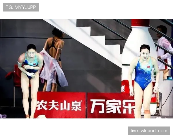 掌敏洁跳水后回家连沙发都不坐，地板擦得能反光